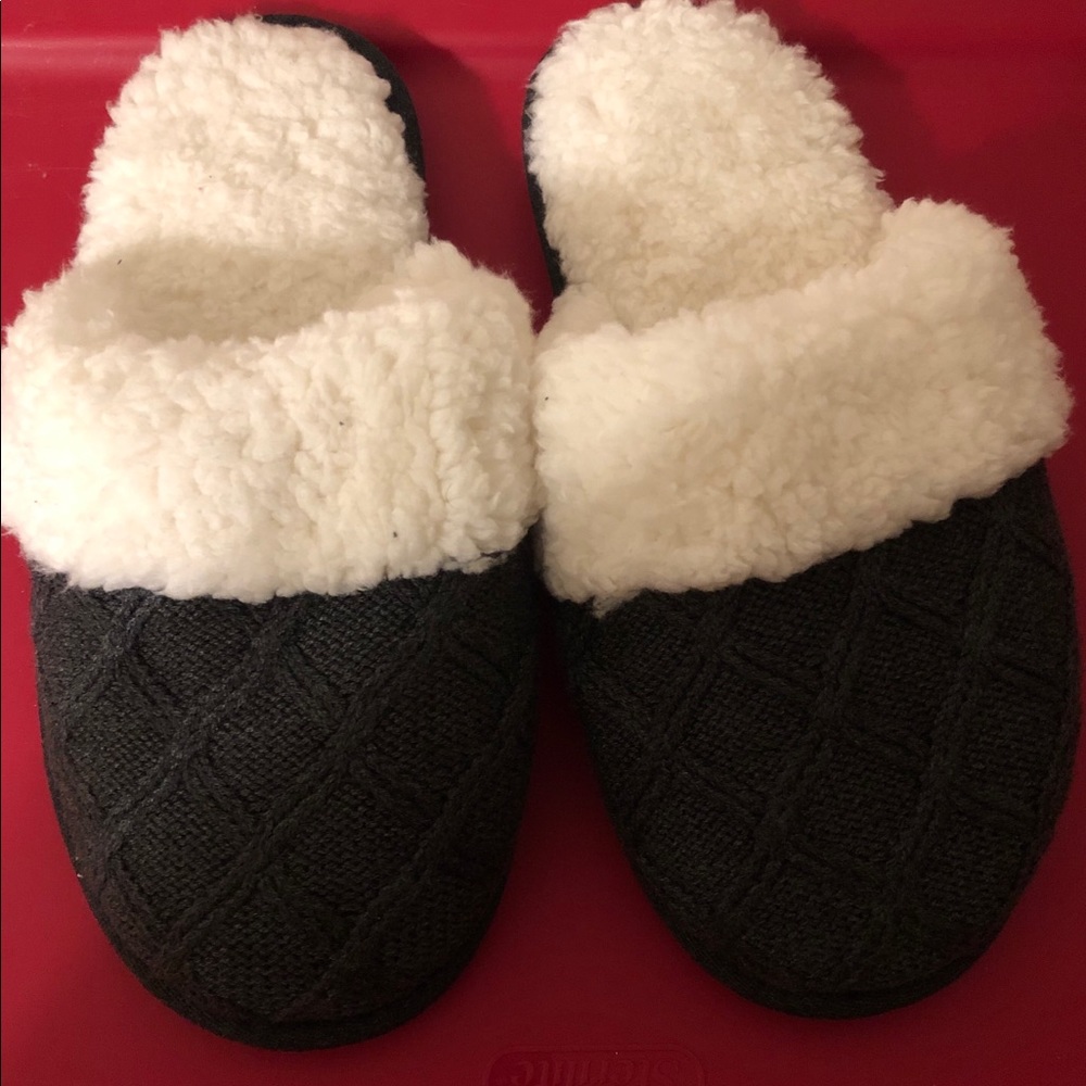 Victoria’s Secret Slippers NWT